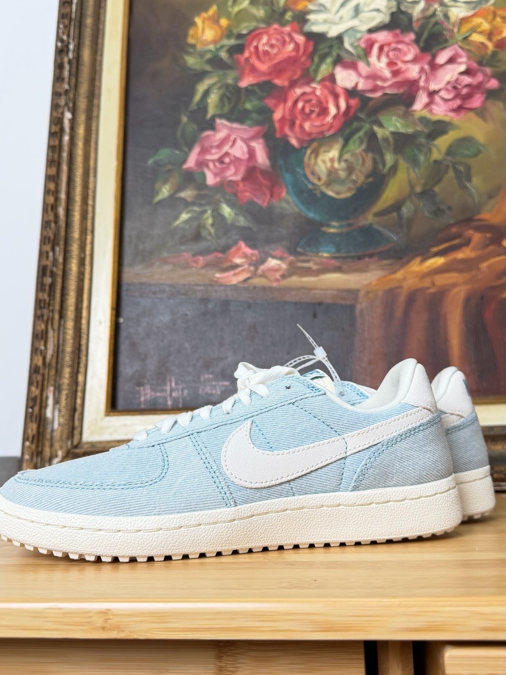 Nike Field General turquoise Low-Top Sneakers with White Swoosh